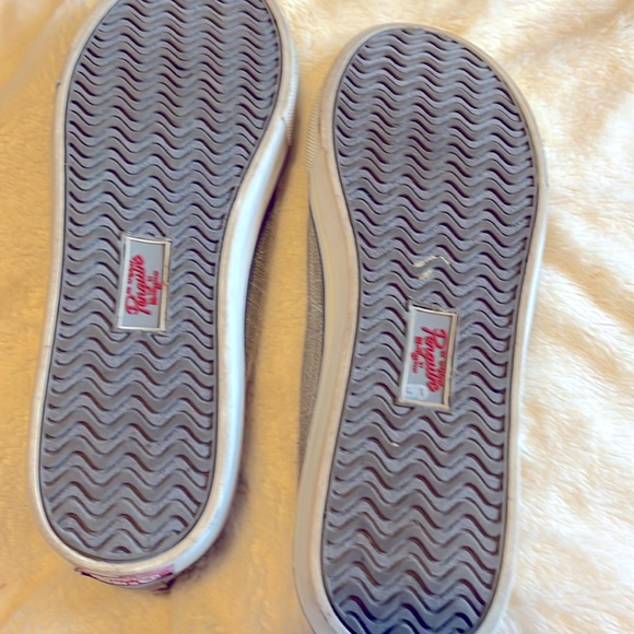 Sneakers - Picture 2 of 4